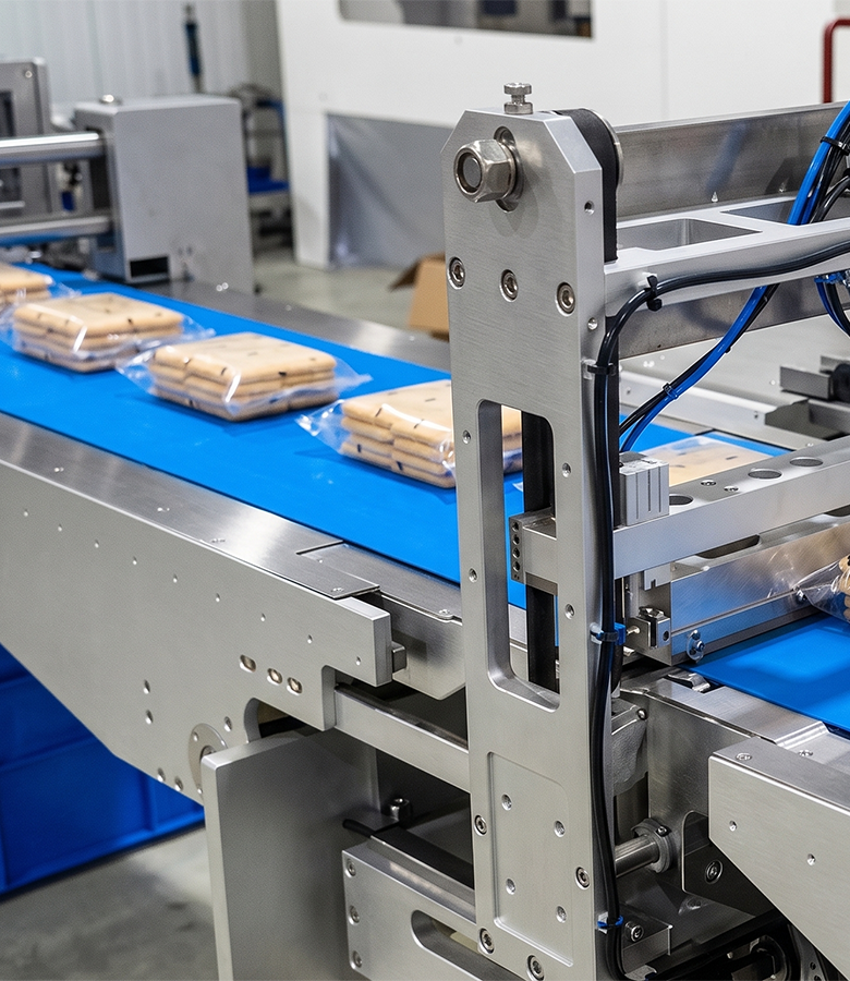 AHP-700BM-S4 Box Motion Top Film Flow Wrapper Machinen3