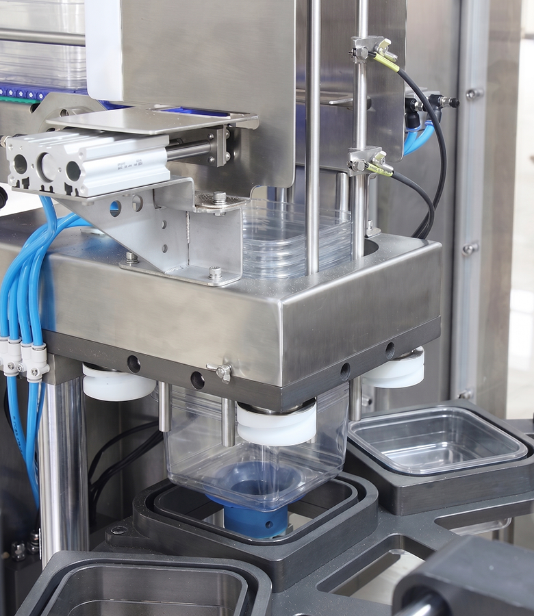 Tray Filling & Capping Machine1